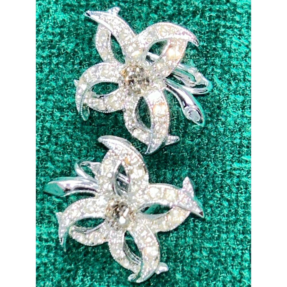 Vintage Rhodium Plated Clear Chaton Rhinestone Flower Clip On Earrings 1950s